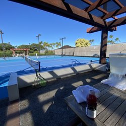 Mauna Lani Sports & Fitness - Newly resurfaced court :)