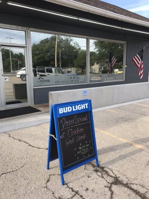Billy's Bar & Grill by null