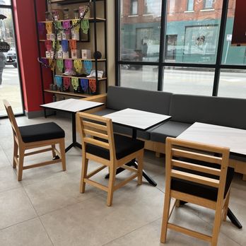 VIGO Coffee - Lincoln Park - Seating - Coffee & Tea Near Me - Chicago, Illinois