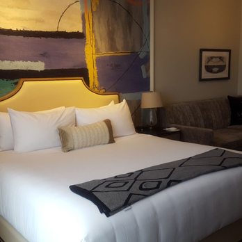 Sophy Hyde Park - See full wall size painting behind bed. - Hotels Near Me - Chicago, Illinois