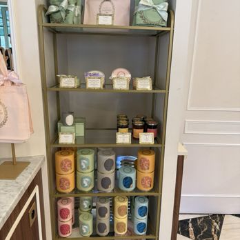 Ladurée - Decor - Macarons Near Me - Paris, 75 Ladurée - Decor - Macarons Near Me - Paris, 75