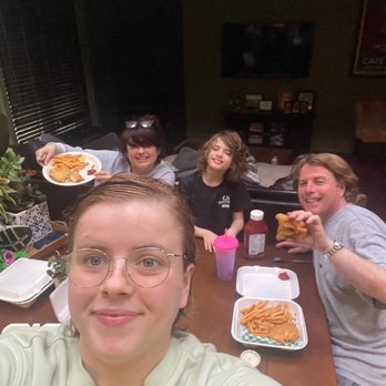 Mama Rosa Restaurant and Bar - a group of people eating - Breakfast & Brunch Near Me - Mississauga, Ontario