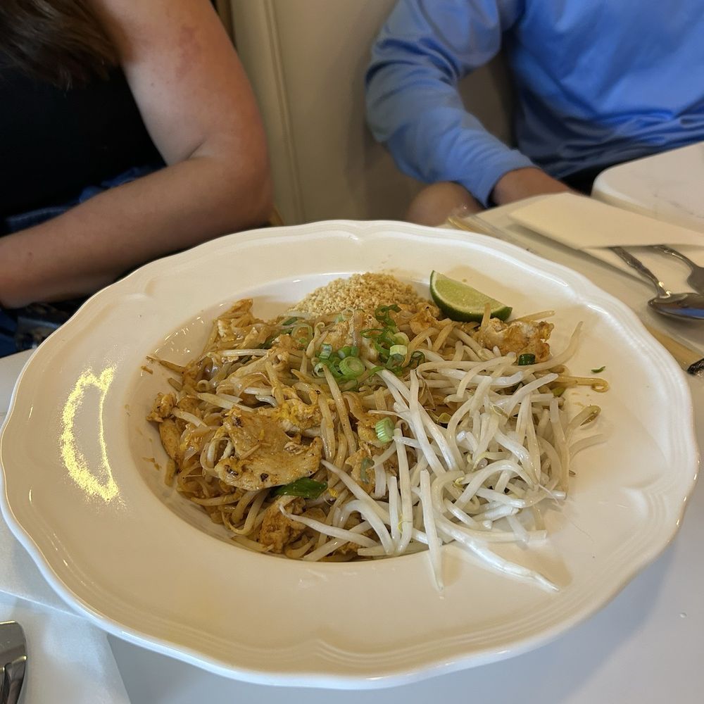 Kin D Thai & Sushi - Pad Thai - Thai Near Me - Miramar Beach, Florida