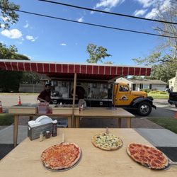 Pies-on Wheels