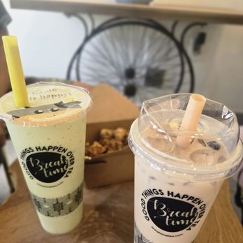 Breaktime Tea - Expensive drinks.  Avocado Smoothie ($8.35) and oolong milk tea with boba topping ($6.35+$0.75). - Bubble Tea Near Me - Concord, California