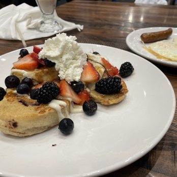 Another Broken Egg Cafe - Cinnamon Roll French Toast - Breakfast & Brunch Near Me - Oviedo, Florida Another Broken Egg Cafe - Cinnamon Roll French Toast - Breakfast & Brunch Near Me - Oviedo, Florida
