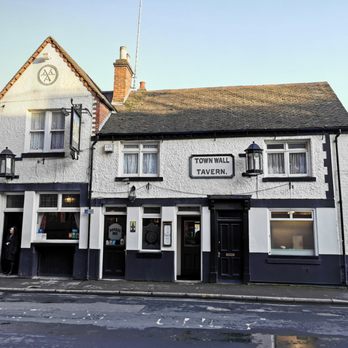 Town Wall Tavern - Pubs Near Me - Coventry, COV