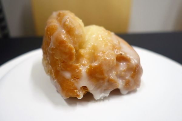 Photo of Dee's Donuts - Las Vegas, NV, US. 1/5/18 Buttermilk Bar