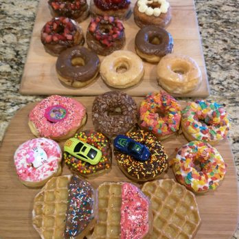 Donut Box - Never expected this kind of selection this far north. Cronuts! - Breakfast & Brunch Near Me - Little Elm, Texas
