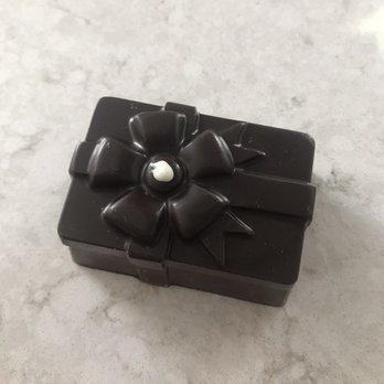Cocoa Vienna - Dark Chocolate Wedding Favor box - Chocolatiers & Shops Near Me - Vienna, Virginia Cocoa Vienna - Dark Chocolate Wedding Favor box - Chocolatiers & Shops Near Me - Vienna, Virginia
