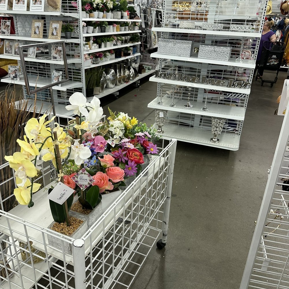 dd's Discounts - ...... - Discount Store Near Me - Madera, California