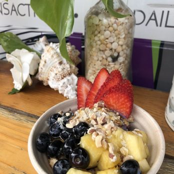 Humbowl Wagon - Acai Bowls Near Me - Paia, Hawaii Humbowl Wagon - Acai Bowls Near Me - Paia, Hawaii