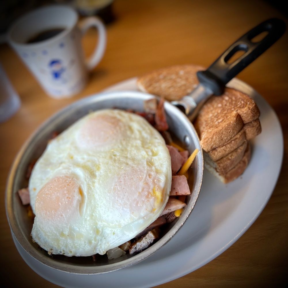 WOLFGANG’S RESTAURANT 319 Photos & 427 Reviews Breakfast & Brunch 1530 Wealthy St SE