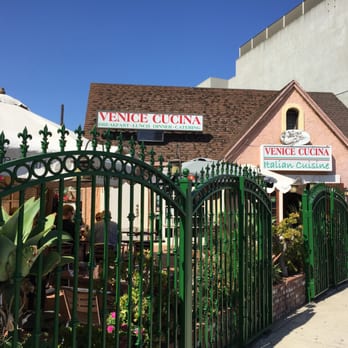 Venice Cucina - Coming upon the restaurant on Windward Circle - Italian Near Me - Venice, California