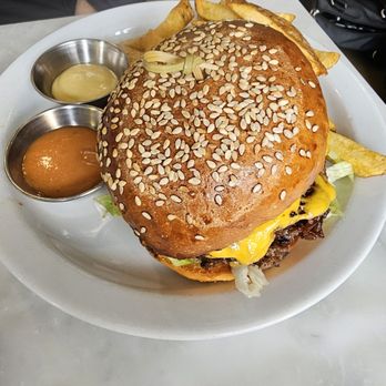 The Essential - Burger - Bars Near Me - Birmingham, Alabama The Essential - Burger - Bars Near Me - Birmingham, Alabama