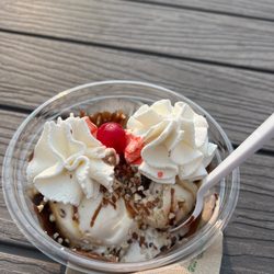 Moo Thru - Sundae - ie turtle version with fudge and caramel. No wet nuts so got chopped almonds. Whipped cream and cherry.