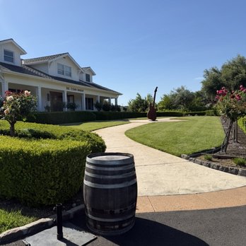 B.R. Cohn Winery - Must visit! Great wines, hospitality, vibing venue! - Wineries Near Me - Glen Ellen, California