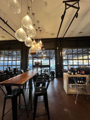 Crema & Vine by null