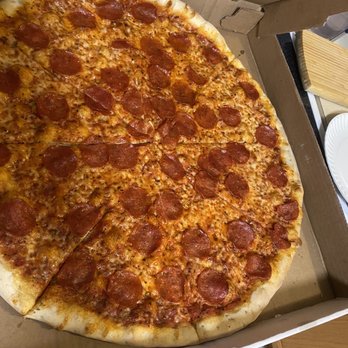 Ruffrano's Hell's Kitchen Pizza - 18 inch Hell's Kitchen Pepperoni Pizza - Pizza Near Me - SECURITY, Colorado Ruffrano's Hell's Kitchen Pizza - 18 inch Hell's Kitchen Pepperoni Pizza - Pizza Near Me - SECURITY, Colorado