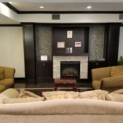 Holiday Inn Express & Suites Columbus - Lounge
