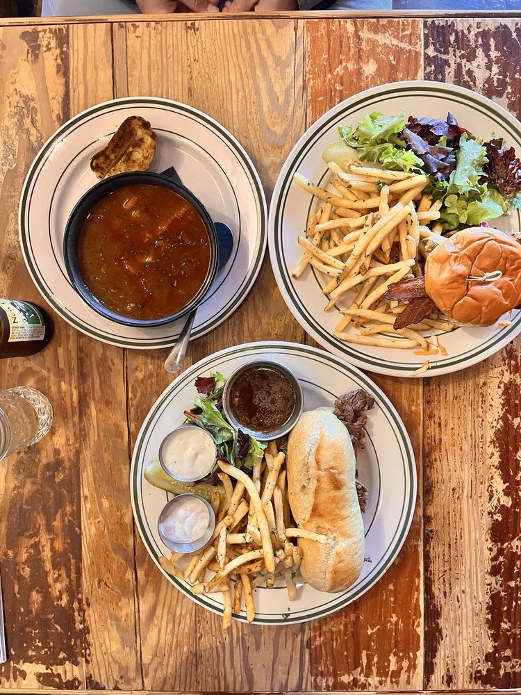 Food from The Weary Traveler Freehouse