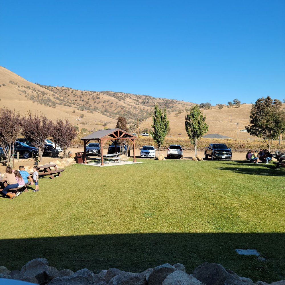 Triassic Vineyards - Beautiful grounds surrounded by Vineyards - Wine Tasting Room Near Me - Tehachapi, California Triassic Vineyards - Beautiful grounds surrounded by Vineyards - Wine Tasting Room Near Me - Tehachapi, California