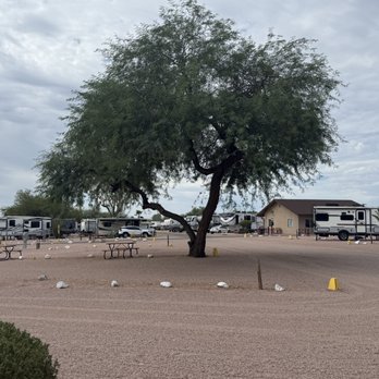 Mesa / Apache Junction KOA - Campground and laundry building - Campgrounds Near Me - Apache Junction, Arizona
