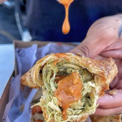 MilHojasPastes - Green mole and chicken
PASTE