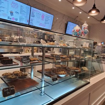 Sweetie Pie - a display of baked goods in a bakery - Ice Cream & Frozen Yogurt Near Me - Toronto, Ontario
