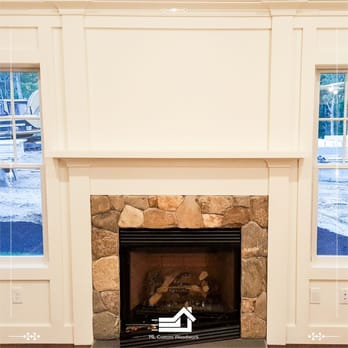 ML Custom Woodwork - wainscot shaker paneling with custom mantel - Interior Design Near Me - Sagamore Beach, Massachusetts