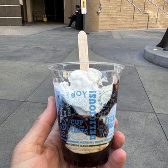 Ben & Jerry’s - A $12 two-scoop sundae at Ben & Jerry's in Burbank. You've got to be kidding !!! - Ice Cream & Frozen Yogurt Near Me - Burbank, California