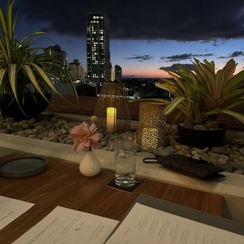 Solera - View - Lounges Near Me - Honolulu, Hawaii Solera - View - Lounges Near Me - Honolulu, Hawaii