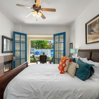 Gone South Vacation Rentals - Legacy Villas - Poolside Suite with French doors leading to a private patio - Vacation Rentals Near Me - La Quinta, California Gone South Vacation Rentals - Legacy Villas - Poolside Suite with French doors leading to a private patio - Vacation Rentals Near Me - La Quinta, California