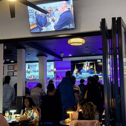 Di Edge Waterfront Bar and Kitchen