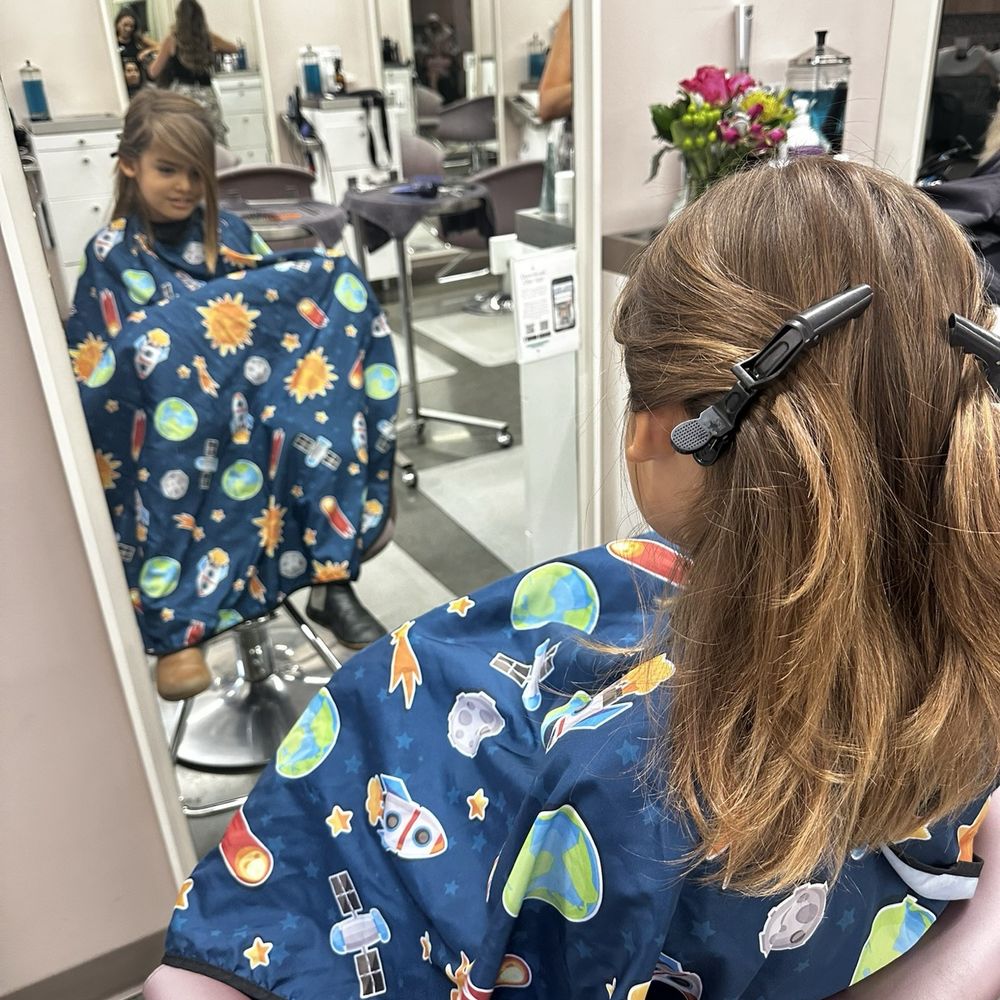 Salon Drew - Following a quick consultation with Jaidyn, he's ready for a little change! - Hair Salons Near Me - Long Beach, California Salon Drew - Following a quick consultation with Jaidyn, he's ready for a little change! - Hair Salons Near Me - Long Beach, California