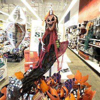 Five Below - Department Stores Near Me - Murrieta, California