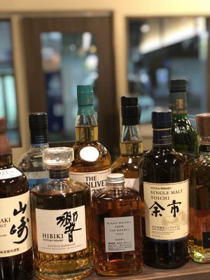 楽 Tanoshi Japanese Tapas and Sake Bar by null