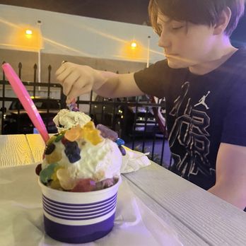 Apponaug Village Creamery - Ice Cream & Frozen Yogurt Near Me - Warwick, Rhode Island