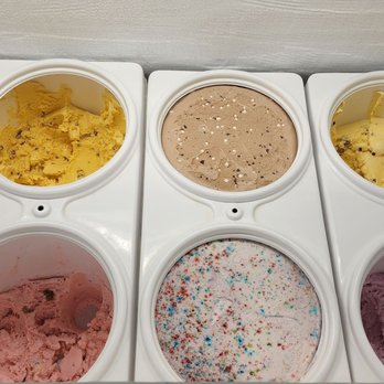 Beach Ice Cream And Yogurt - This is how a Ice Cream Freezer should look. - Ice Cream & Frozen Yogurt Near Me - San Clemente, California Beach Ice Cream And Yogurt - This is how a Ice Cream Freezer should look. - Ice Cream & Frozen Yogurt Near Me - San Clemente, California