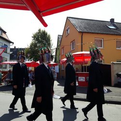 Kirchweih Gochsheim "Kärm" - Die Planburschen auf dem Weg zum Bäcker