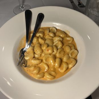 Di Farina Pasta - Ricotta Gnocchi with vodka sauce. I suggest as a side dish as it's so rich and everyone will enjoy! - Italian Near Me - Pompano Beach, Florida Di Farina Pasta - Ricotta Gnocchi with vodka sauce. I suggest as a side dish as it's so rich and everyone will enjoy! - Italian Near Me - Pompano Beach, Florida