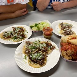 Santa Rita Jalisco Taco Truck - Lengua, triplas Y cabeza