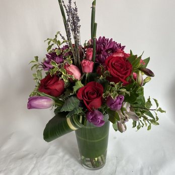 Austin Flower Delivery - $100 bouquet. - Florists Near Me - Austin, Texas Austin Flower Delivery - $100 bouquet. - Florists Near Me - Austin, Texas