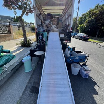 Eco Moving - The 26' Penske - Movers Near Me - Los Angeles, California Eco Moving - The 26' Penske - Movers Near Me - Los Angeles, California