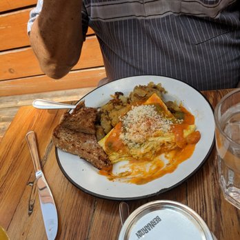 Chadwick's - Omelette was really good - Canadian (New) Near Me - Toronto, Ontario