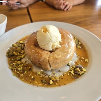 Simmzy's - Apple donut with now crush pistachio and vanilla ice cream.That's a festival pretty much more.What would help you have to?So we're going to - Gastropubs Near Me - Long Beach, California
