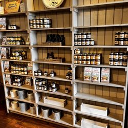 Country Store and Kitchen - Shop (2/5)