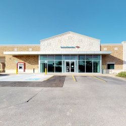 Bank of America Financial Center - Storefront