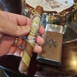 Cutter's Cigar - Nice seats and good selection. Delirium nocturnum and Alec Bradley filthy hooligan