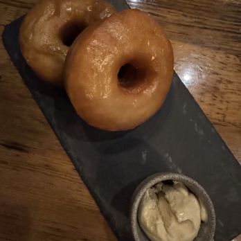 Earth at Hidden Pond - Doughnuts - New American Near Me - Kennebunkport, Maine Earth at Hidden Pond - Doughnuts - New American Near Me - Kennebunkport, Maine